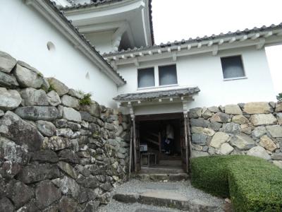 城内へ